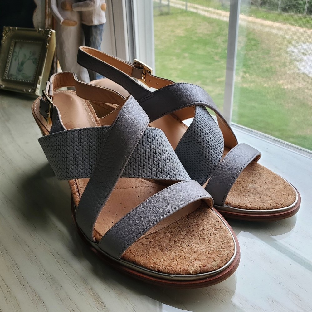 Clarks Sandals - Picture 7 of 9